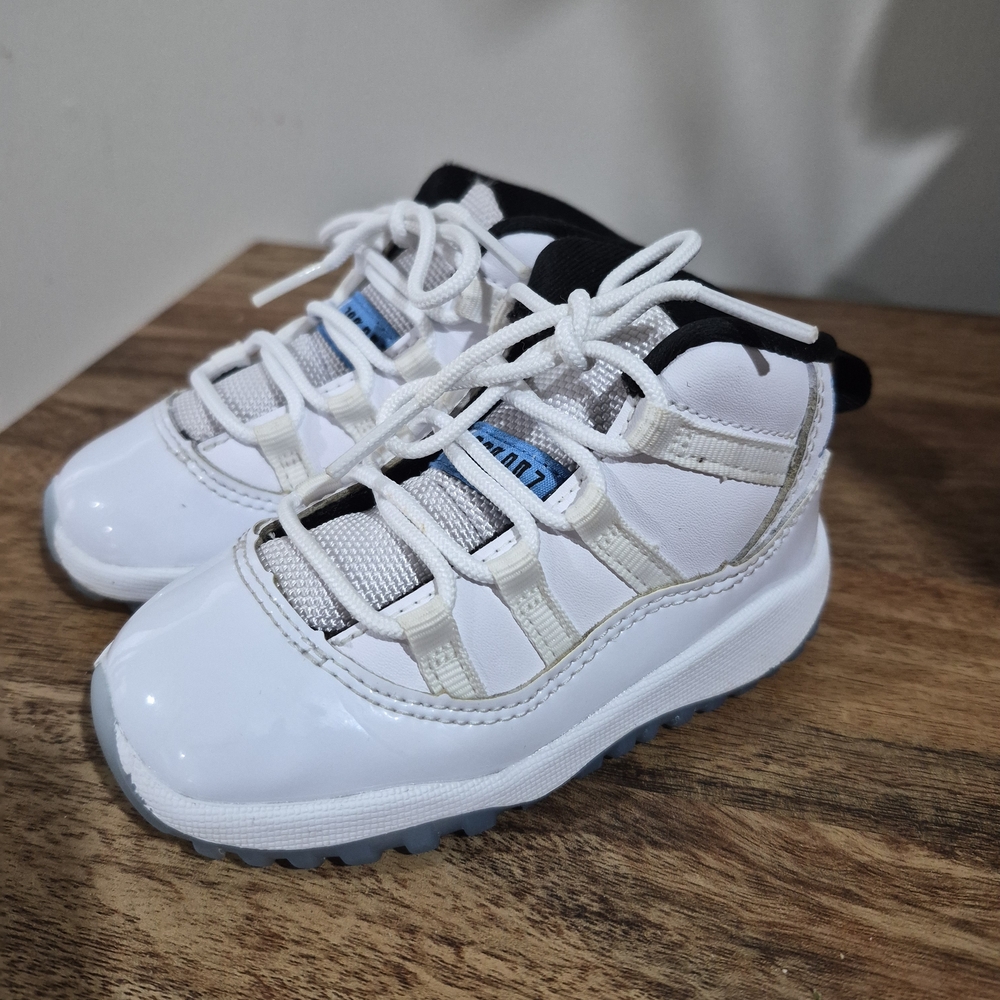 Nike Air Jordan 11 Columbia Size 7C